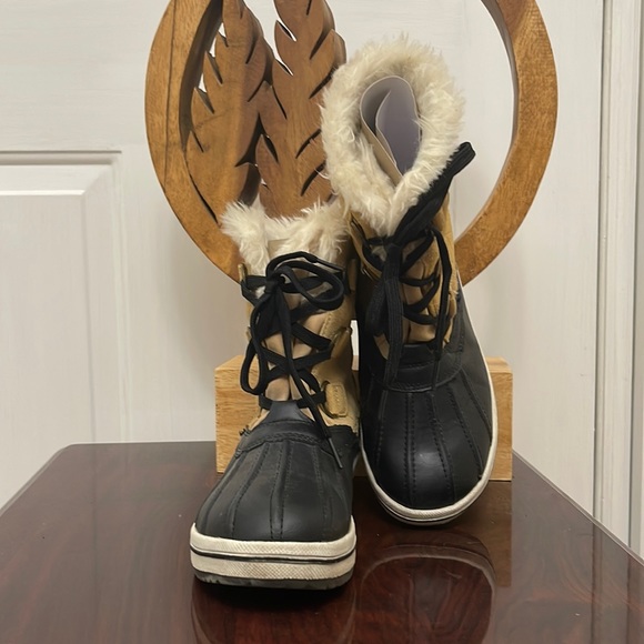 TARGET Faux Duck Lace-up Boots - 9 (blue & tan) - Picture 2 of 8